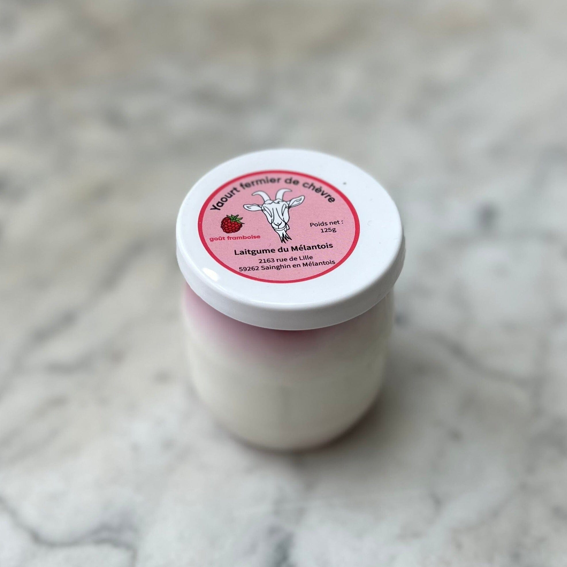 Yaourt au lait de chèvre à la confiture de framboise (pièce) Crèmerie Timothée et Sarah - Laitgumes du Mélantois - Sainghin-en-Mélantois